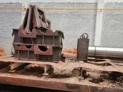 特大型打砂設備，對所有特大型金屬件表面打砂清除表面雜質(zhì)