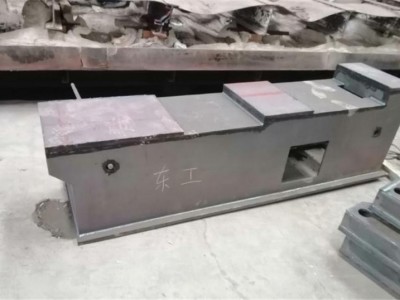 特大型打砂設備，對所有特大型金屬件表面打砂清除表面雜質(zhì)